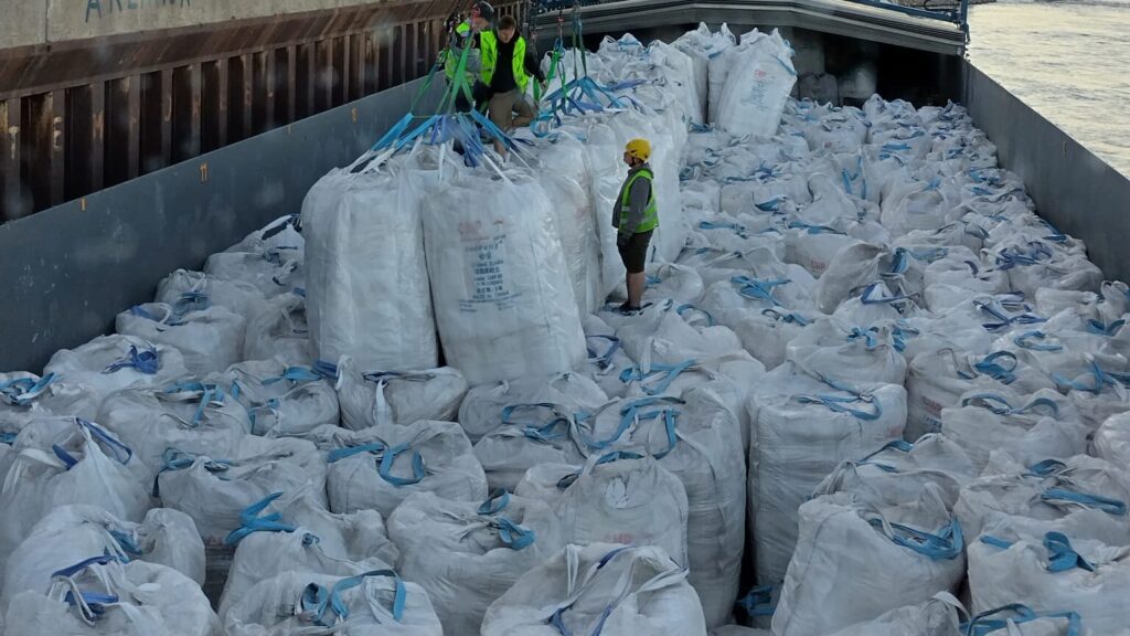 Ship loaded with BigBags