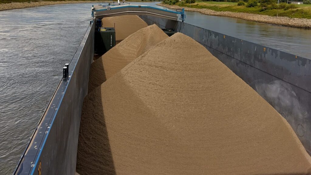 Ship transporting sand